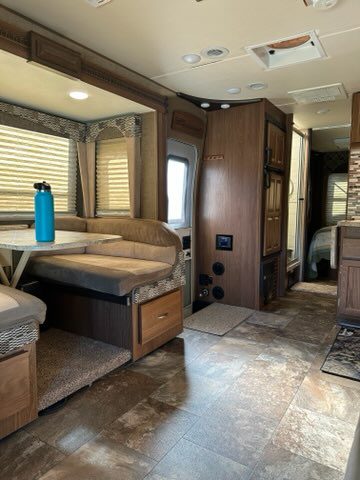 2018 Coachmen, Concord, Class C 300TS Motorhome. - Image 15