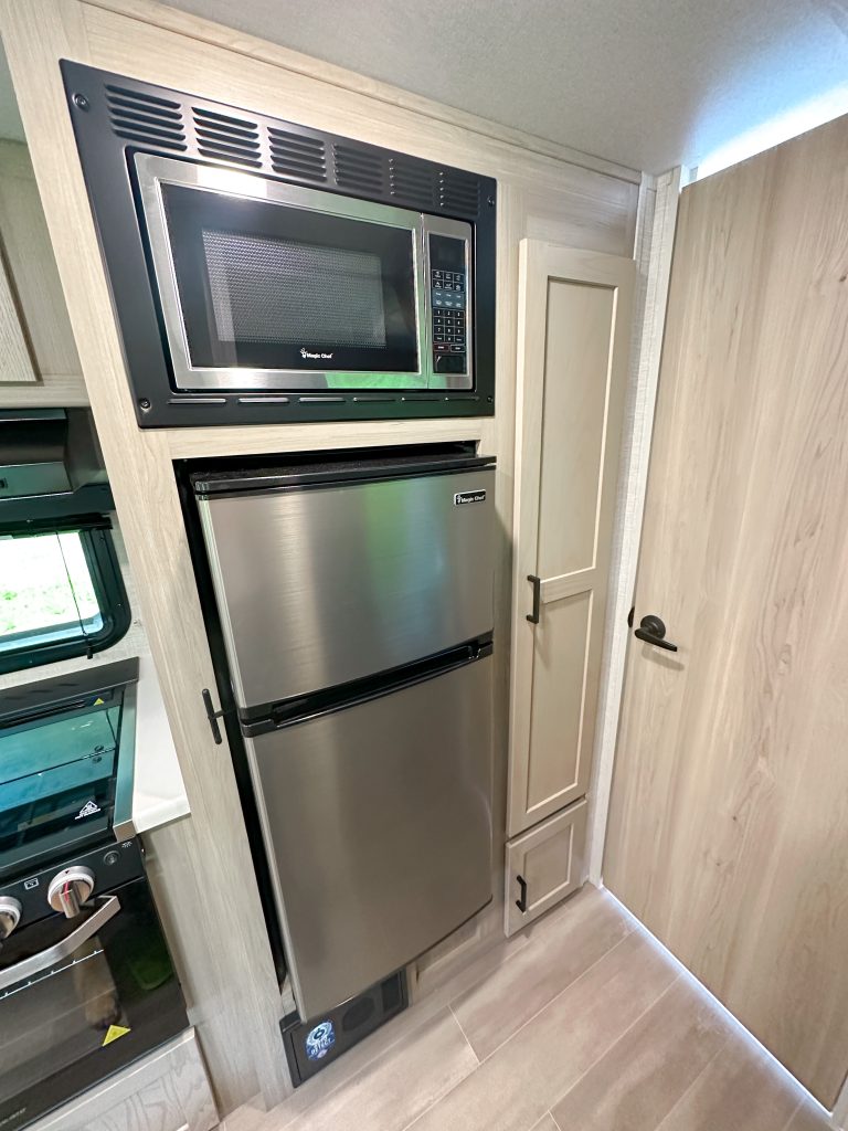 2023 FOREST RIVER FLAGSTAFF E-PRO 20BHS - Image 5