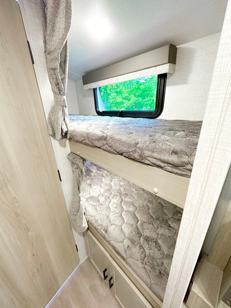 2023 FOREST RIVER FLAGSTAFF E-PRO 20BHS - Image 6