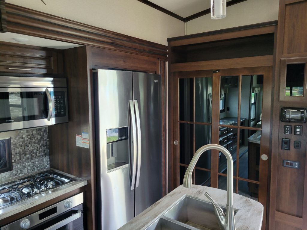 2020 JAYCO NORTH POINT 381DLQS - Image 9