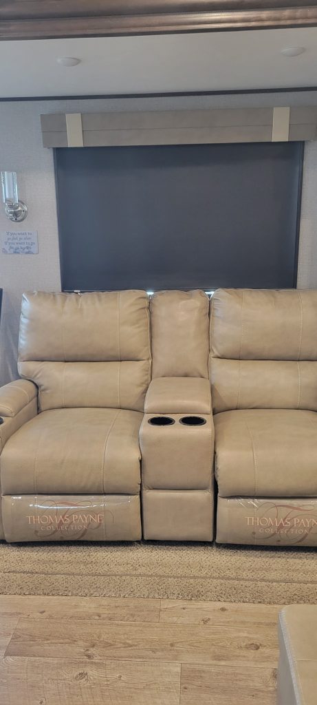 2020 JAYCO NORTH POINT 381DLQS - Image 11