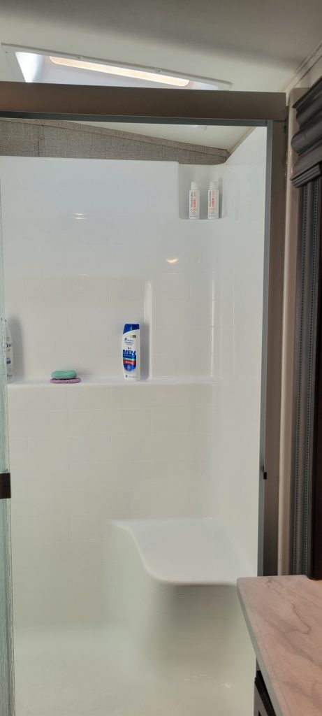 2020 JAYCO NORTH POINT 381DLQS - Image 12