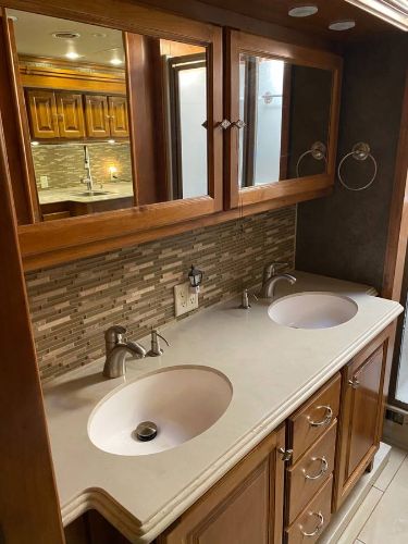 2015 TIFFIN PHAETON 40AH - Image 9