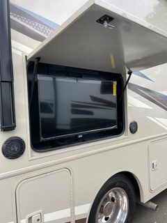 2021 WINNEBAGO VISTA 29V - Image 3