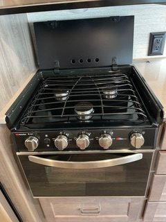 2021 WINNEBAGO VISTA 29V - Image 14