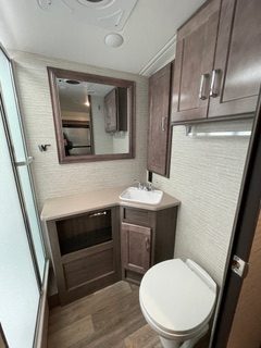 2021 WINNEBAGO VISTA 29V - Image 17