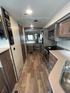 2021 WINNEBAGO VISTA 29V - Image 25