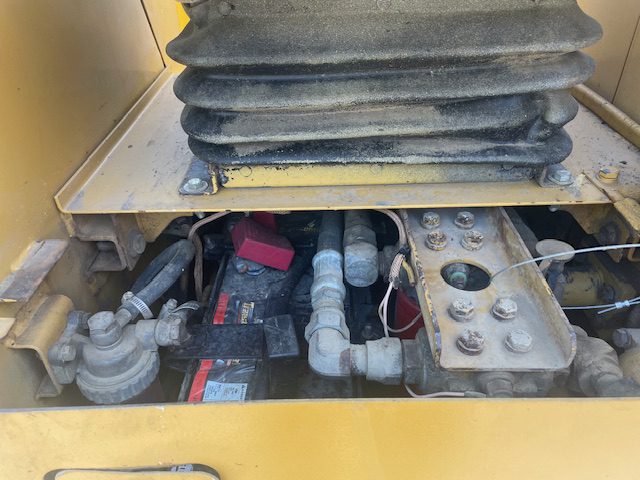 1997 D5C Hystat Series III: Crawler Dozer - Image 3