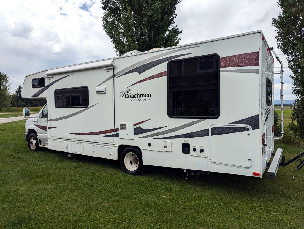 2012 COACHMEN FREELANDER 26QB - Image 3