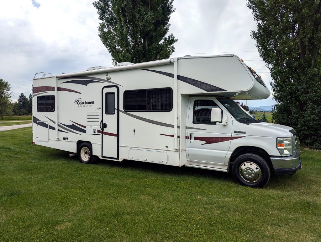 2012 COACHMEN FREELANDER 26QB - Image 4