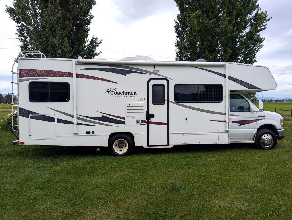 2012 COACHMEN FREELANDER 26QB - Image 5