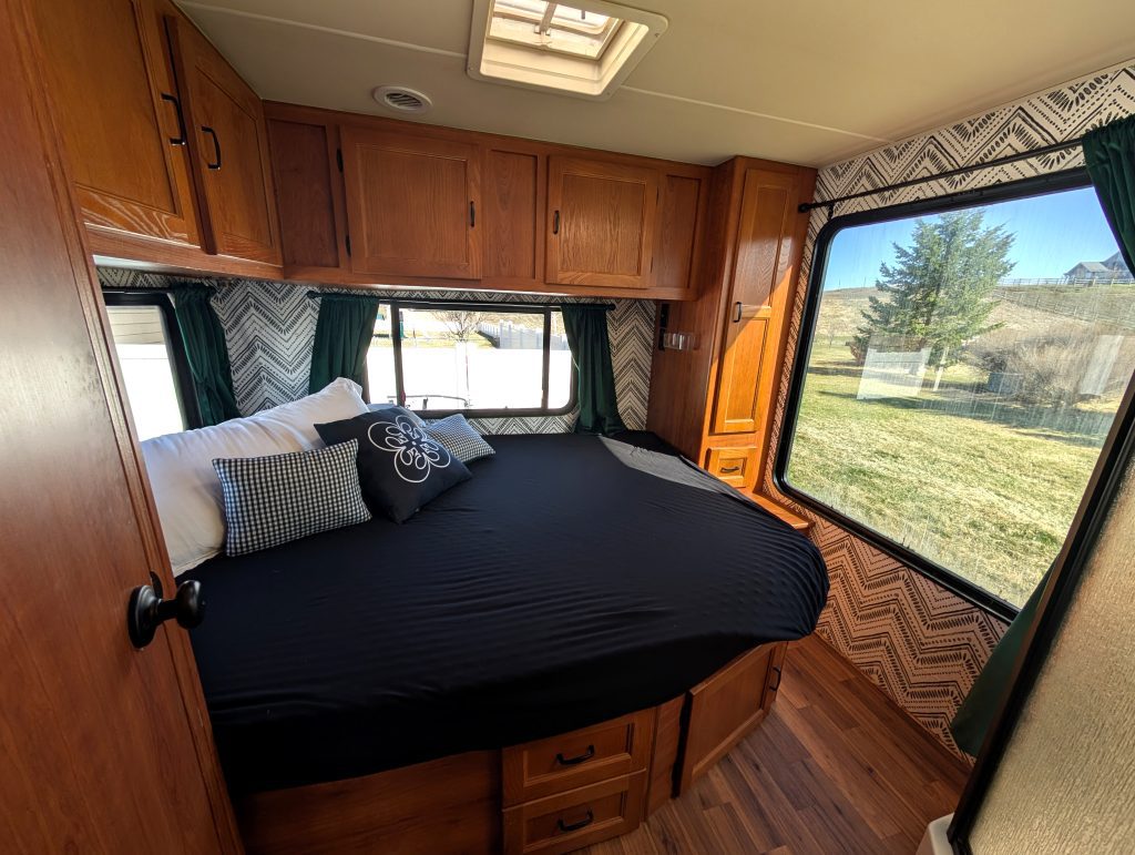 2012 COACHMEN FREELANDER 26QB - Image 8