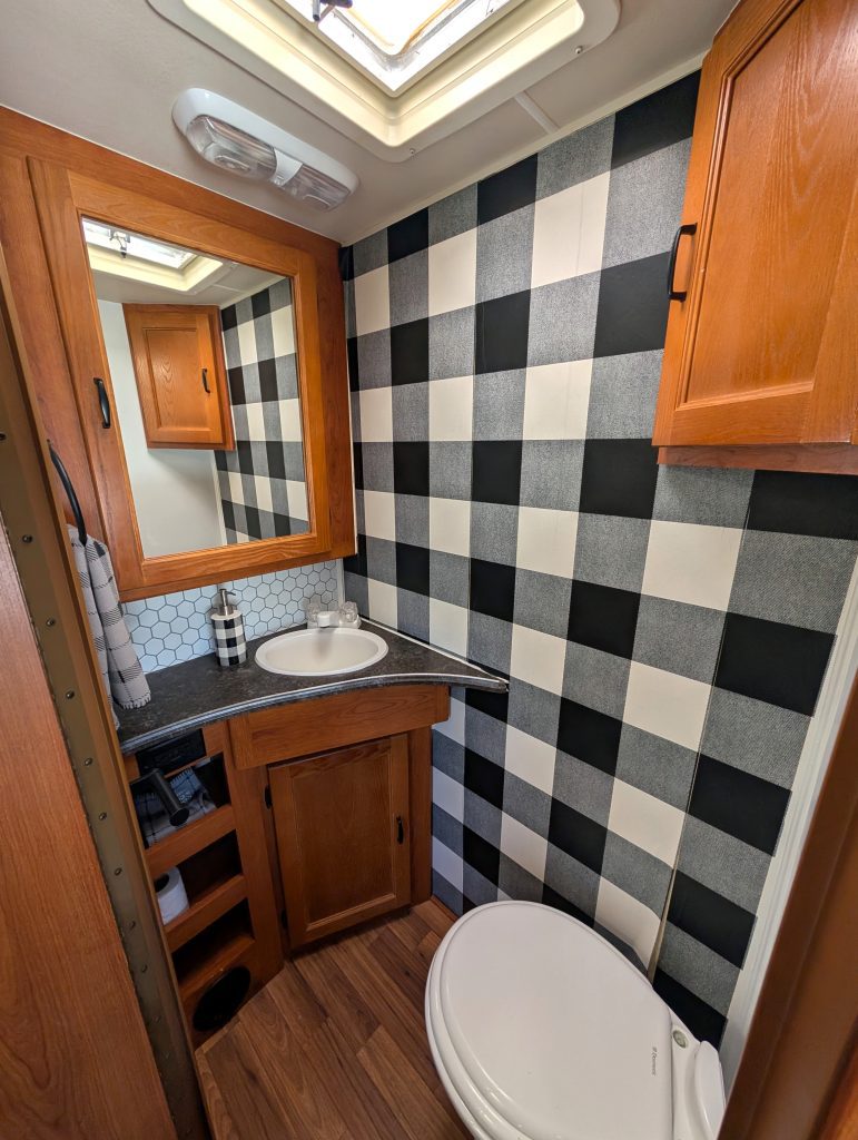 2012 COACHMEN FREELANDER 26QB - Image 9