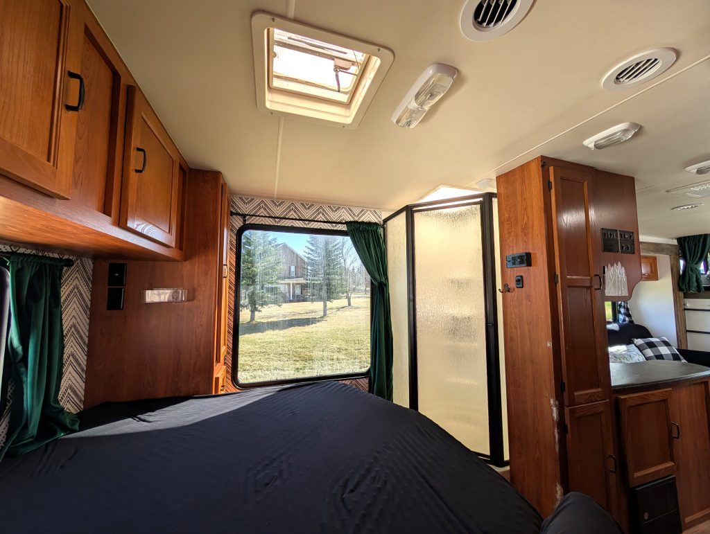 2012 COACHMEN FREELANDER 26QB - Image 10