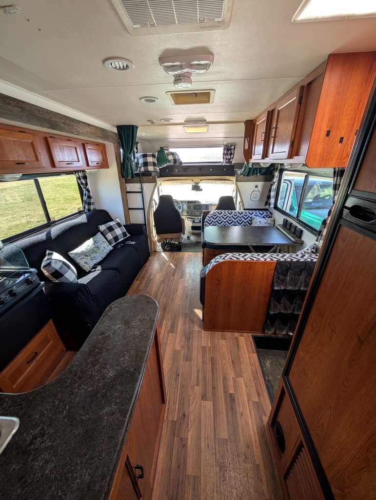 2012 COACHMEN FREELANDER 26QB - Image 11