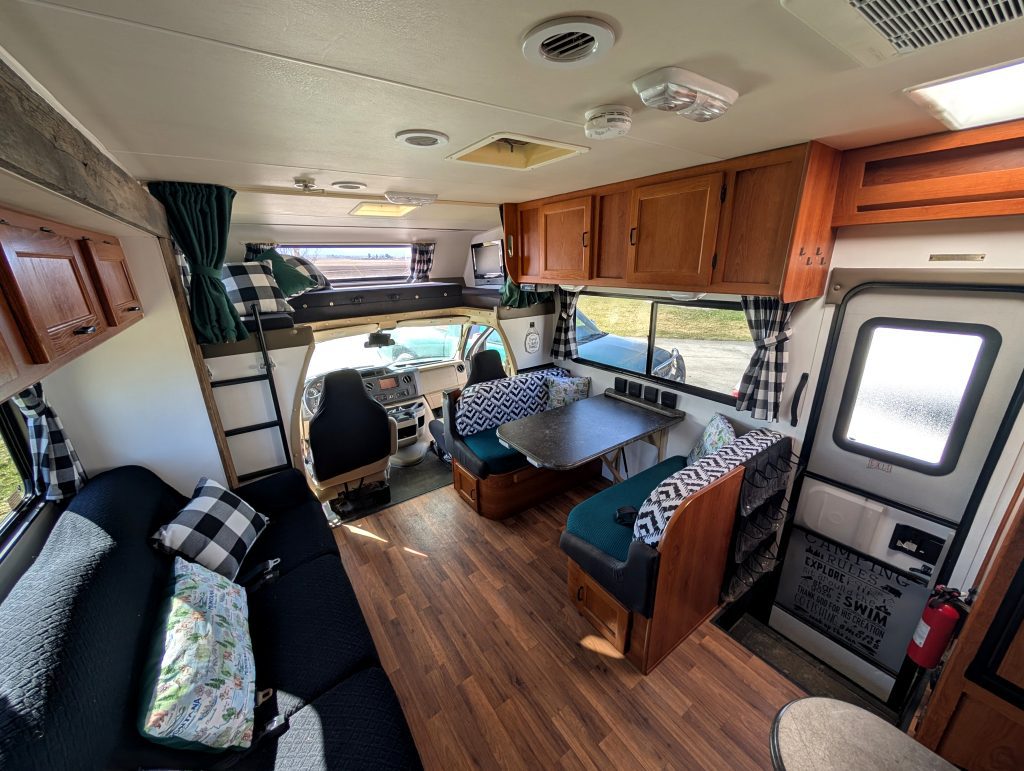 2012 COACHMEN FREELANDER 26QB - Image 13