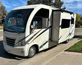 2017 THOR MOTOR COACH AXIS 24.1