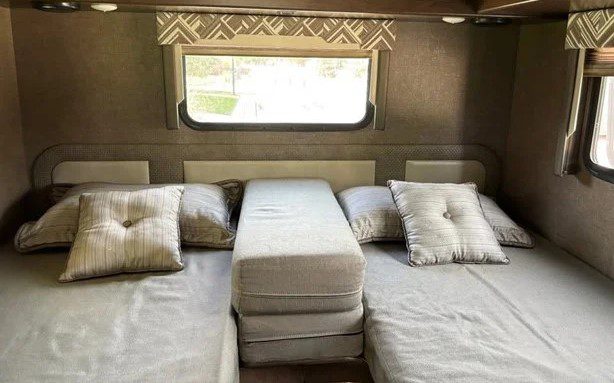 2017 THOR MOTOR COACH AXIS 24.1 - Image 10