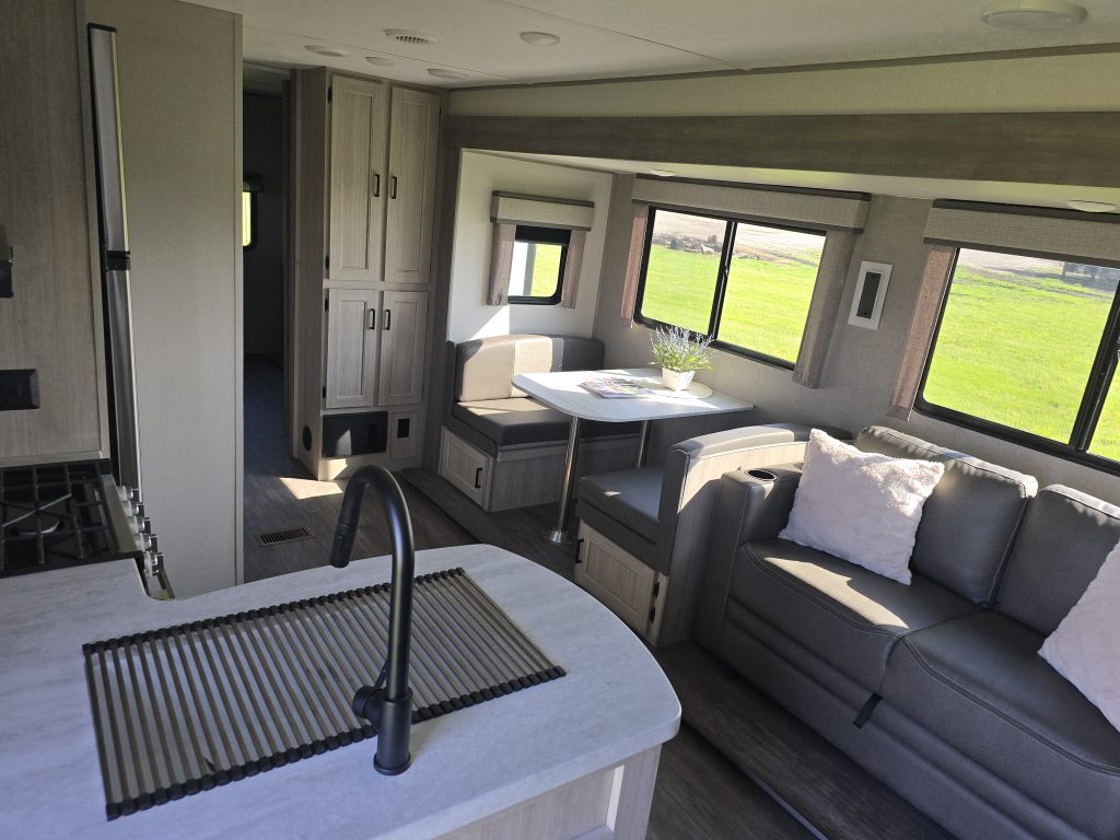 2024 FOREST RIVER AURORA 34BHTS - Image 9