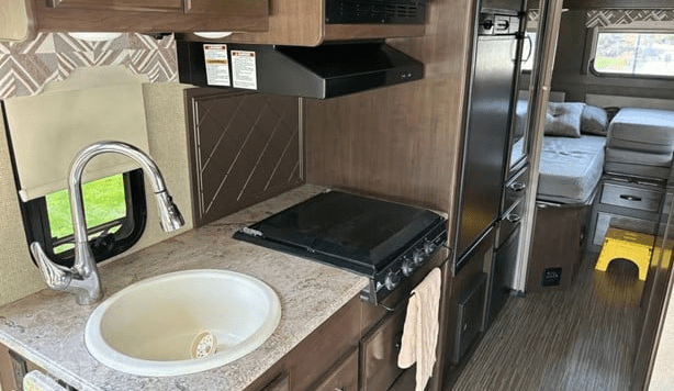 2017 THOR MOTOR COACH AXIS 24.1 - Image 14