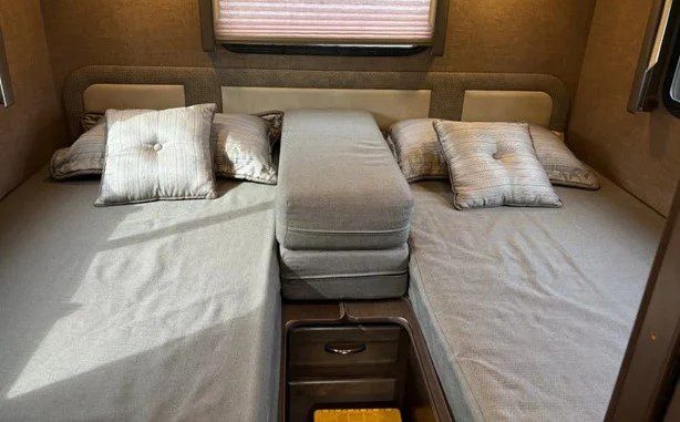 2017 THOR MOTOR COACH AXIS 24.1 - Image 16