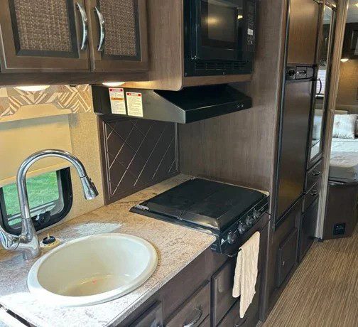 2017 THOR MOTOR COACH AXIS 24.1 - Image 17