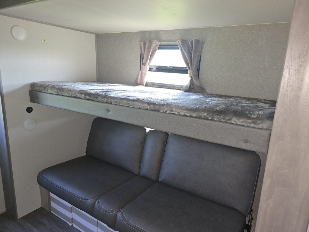 2024 FOREST RIVER AURORA 34BHTS - Image 17