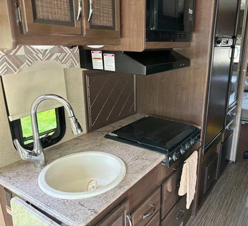 2017 THOR MOTOR COACH AXIS 24.1 - Image 8