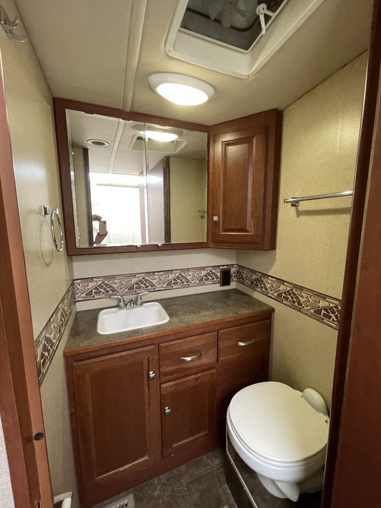 2014 ITASCA SUNSTAR 30T - Image 10