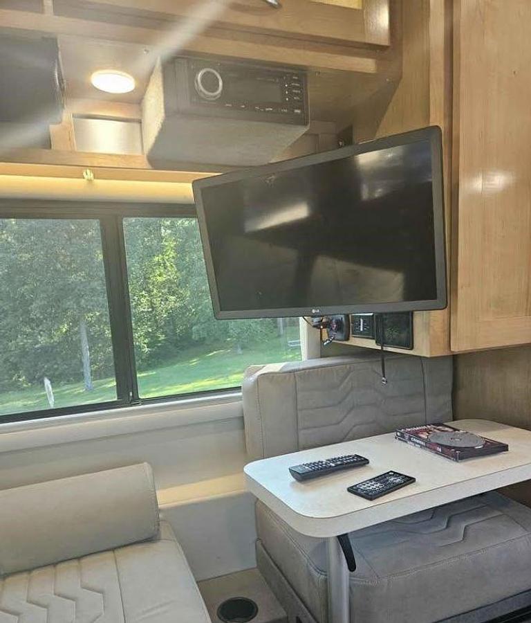 2023 Coachmen Beyond 22C Class B motorhome - Image 11