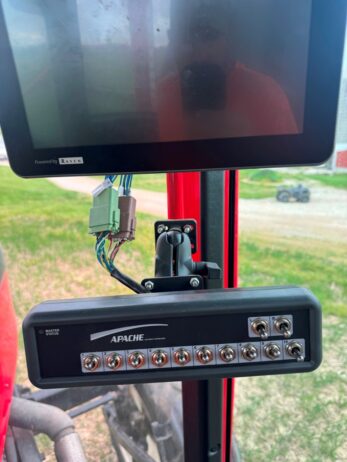 2018 Powerful red Apache AS1230 - Image 5