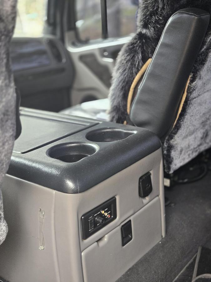 2007 Freightliner Business Class M2 106 - Image 21