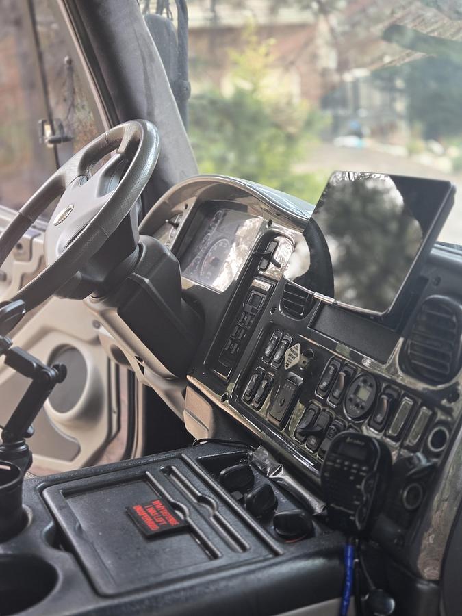 2007 Freightliner Business Class M2 106 - Image 22