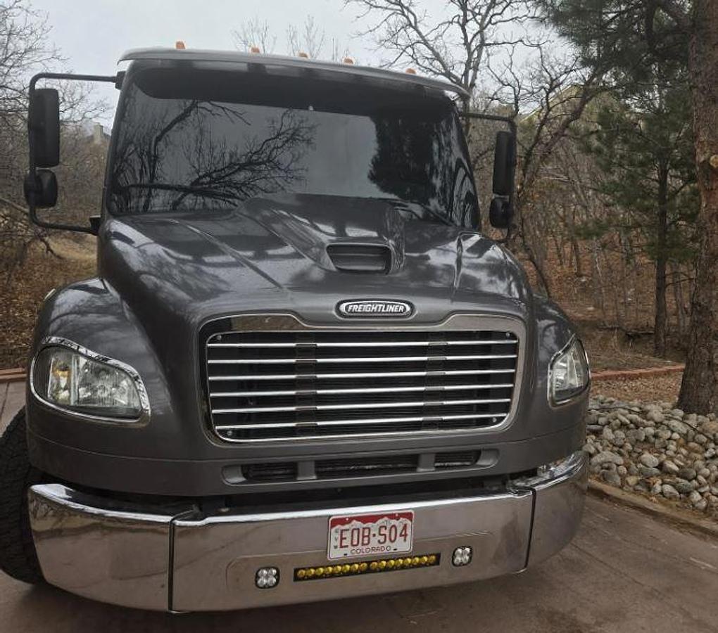 2007 Freightliner Business Class M2 106 - Image 3
