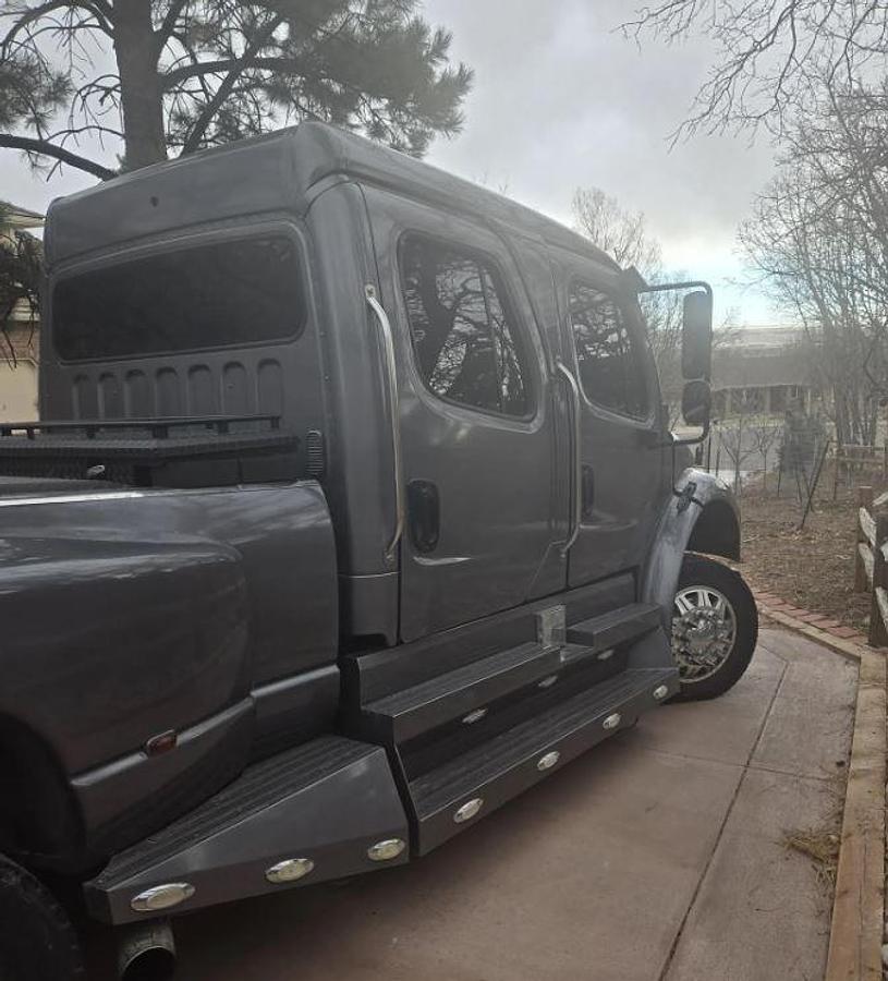 2007 Freightliner Business Class M2 106 - Image 8