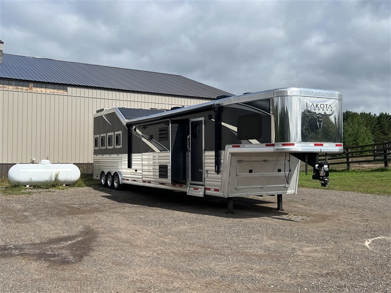 2022 Lakota Bighorn - Image 2