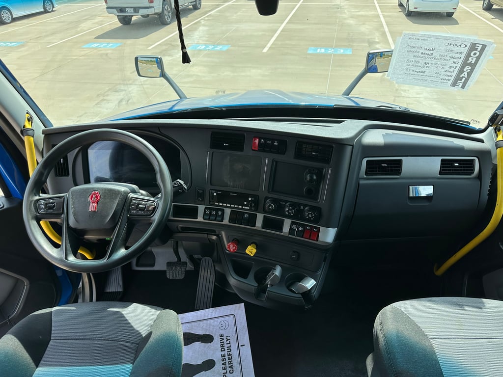 2023 Kenworth T680 - Image 8